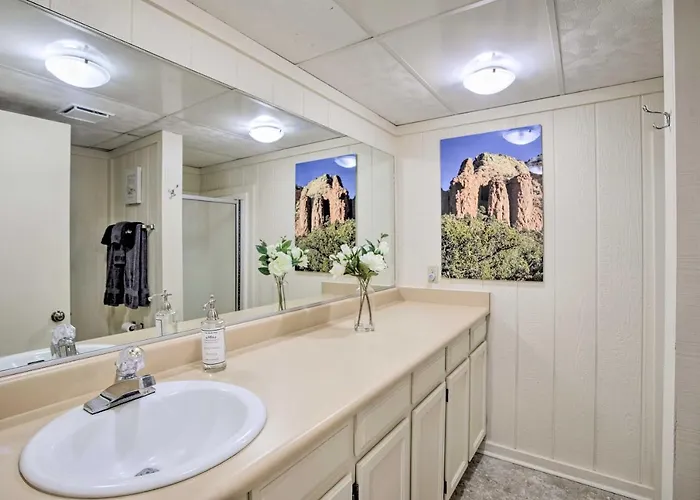 Swim Spa And Private Tavern Sedona Hideaway! Holiday home *